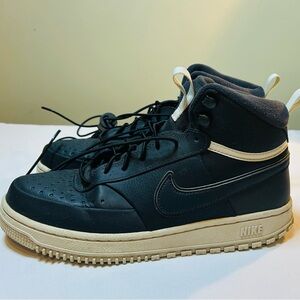Nike Men’s Court Vision Mid Winter sneaker size 7.5